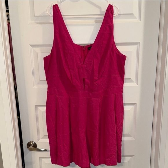NWT CITY CHIC 20 EVERLEE PLAYSUIT HOT PINK - Picture 2 of 5